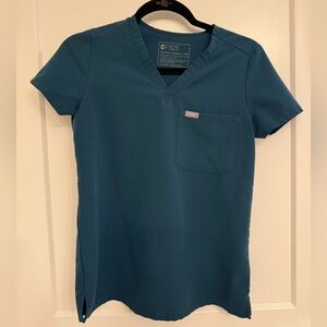 FIGS- Women’s One-Pocket Scrub Top- Caribbean Blue Catarina